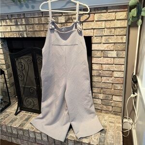 Texture jumper with side pockets, light tan, size Large, EUC